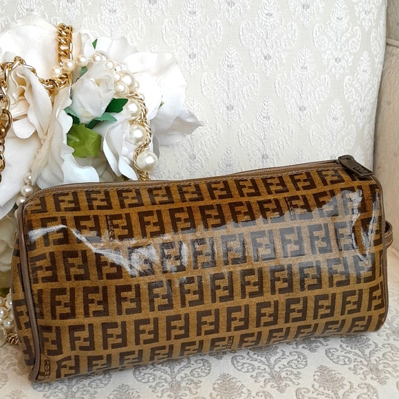 Vintage Fendi Cosmetic Medium Beauty Pouch! - Picture 5 of 9